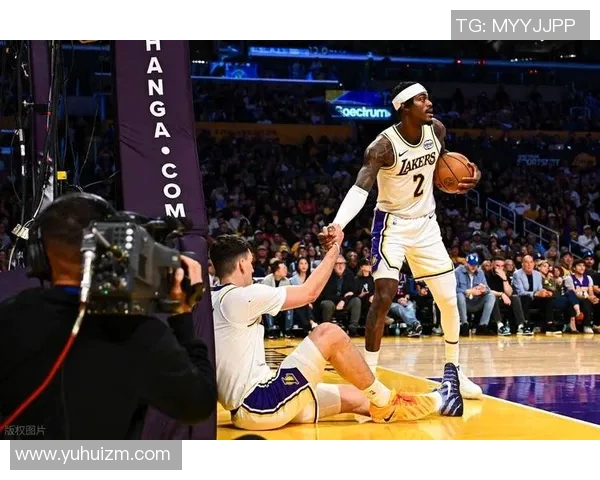 东契奇三双 湖人战胜热火