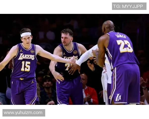 湖人惨败马刺1喜3忧！斯玛特成神射，里弗斯硬仗崩盘，防守没法看